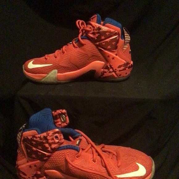 Youth Nike lebron shoes - Picture 7 of 9